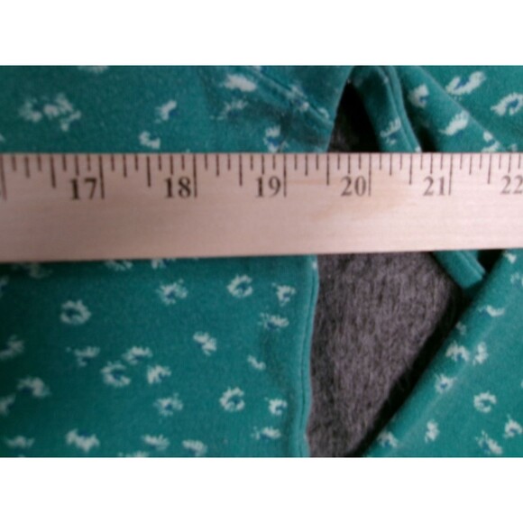 Basic Editions Top Women Medium Green Ditzy Floral Turtleneck Capsule Office Day - Picture 3 of 11